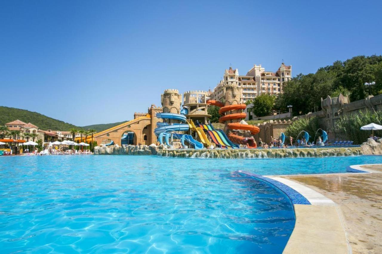 Andalucia Beach - Sea Viev Apartments Elenite Buitenkant foto