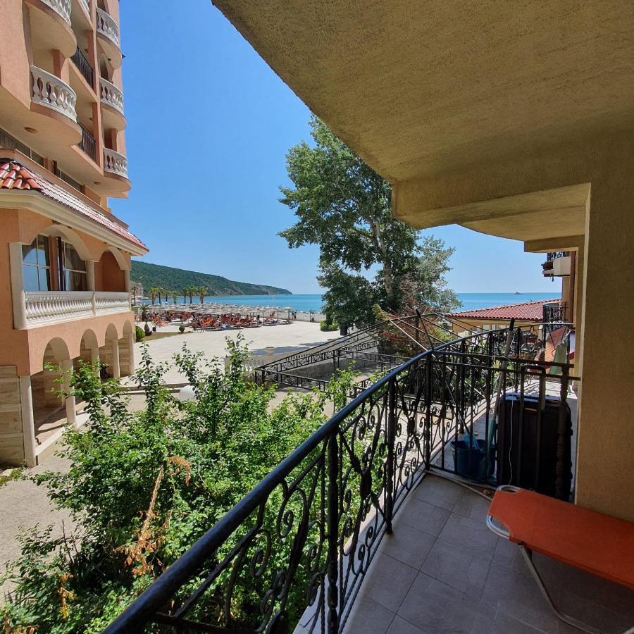 Andalucia Beach - Sea Viev Apartments Elenite Buitenkant foto