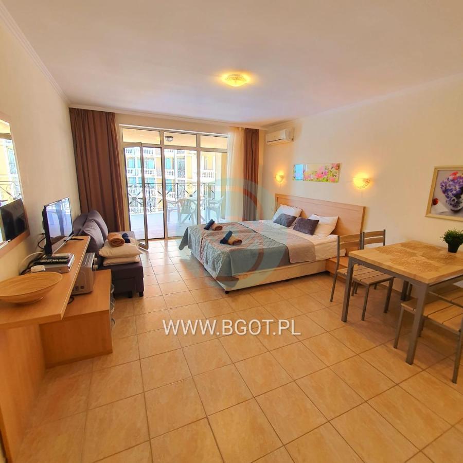 Andalucia Beach - Sea Viev Apartments Elenite Buitenkant foto