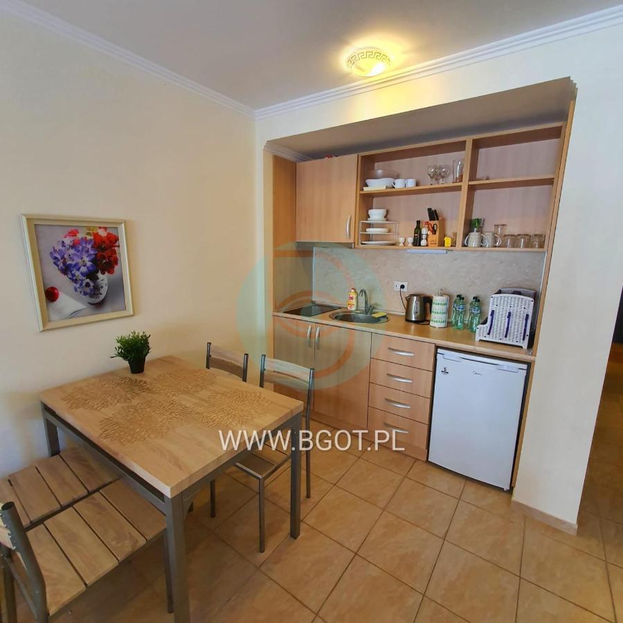 Andalucia Beach - Sea Viev Apartments Elenite Buitenkant foto