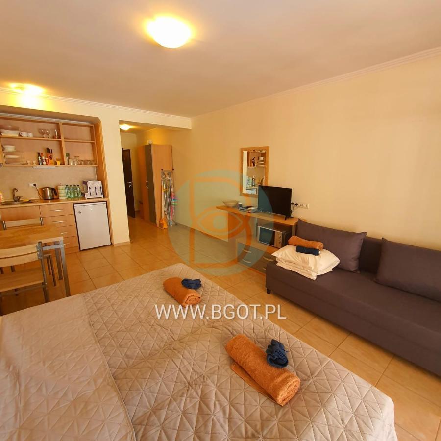 Andalucia Beach - Sea Viev Apartments Elenite Buitenkant foto